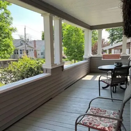 CHARMING LARGE 3 Bedroom Entire Home