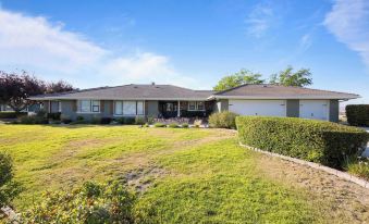 Olive Ranch by AvantStay Enjoy Sunsets over the Valley 4.5 Acre Ranch Home