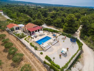Villa Mutnik