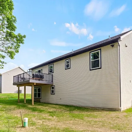 The Respite: Spacious beautiful new build, sleeps 8-10. 7 minutes from Hershey.