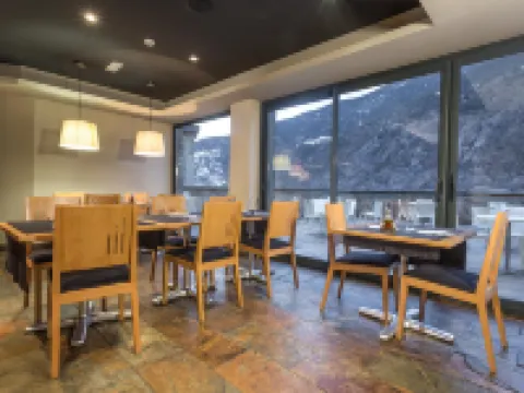 Apartaments Shusski Hotels in Encamp