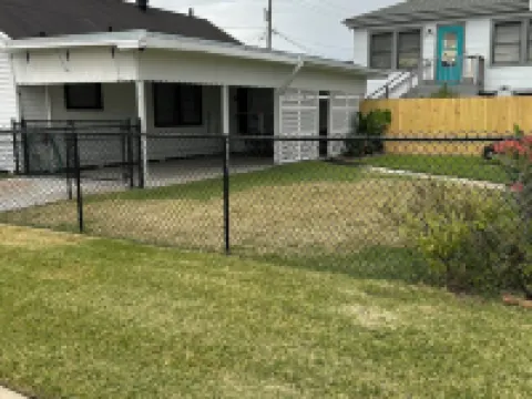 Charming 3-bedroom house with AC, WiFi in serene Houma Hotels in Houma