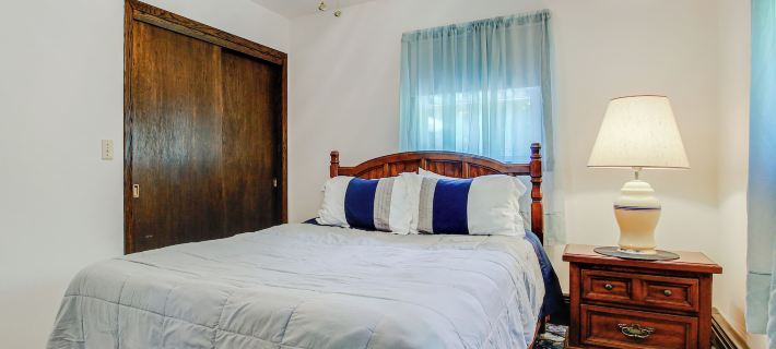 Waterfront Berry Lake Getaway w/ Sunroom! Hotels in Oconto County