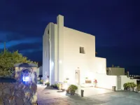 Dauti Gold Suites Hotels near Santorini caldera