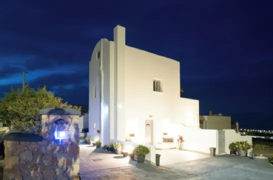 Dauti Gold Suites Отели рядом с Аэропорт Санторини