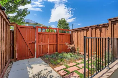2 Bd Apt/Privt Entry/Denver's Central Park Neighborhood/5 min. to Anschutz Hotels in Stapleton