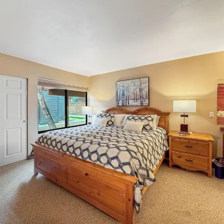 Beautiful 3Bd 2 Bath Condo Near Canyons Base, Free Shuttle or 5 Minute Walk