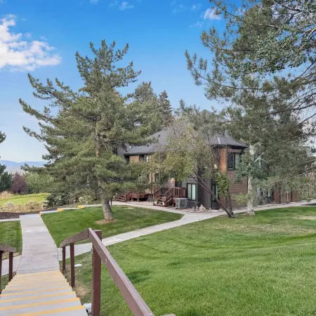 Beautiful 3Bd 2 Bath Condo Near Canyons Base, Free Shuttle or 5 Minute Walk