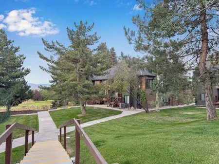 Beautiful 3Bd 2 Bath Condo Near Canyons Base, Free Shuttle or 5 Minute Walk