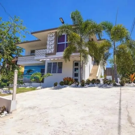Les Guest House 1 Bedroom Apartment with Pool