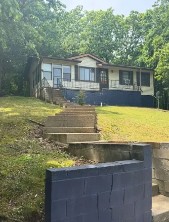 Cute 2BR Full Vacation Home near Spring River and Waterfall