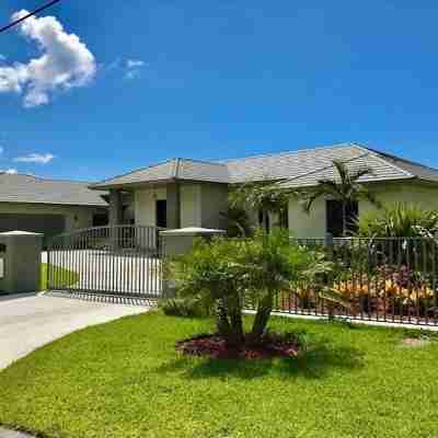 Luxury Water Front Villa Freeport Bahamas Hotel Exterior