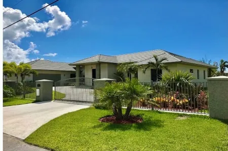 Luxury Water Front Villa Freeport Bahamas