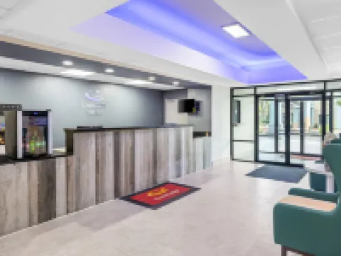 Econo Lodge Hotels in Wayne County