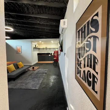 Central Pensacola Studio, Groovy & Spacious