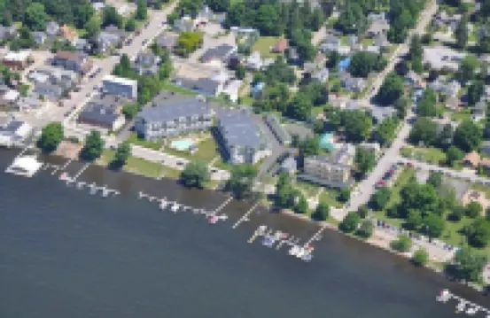 Lakeside Brand New Luxury Condo⚓️