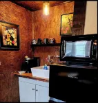 The Artists Cottage ~ Fun desert getaway
