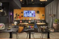 Moxy York York otelleri