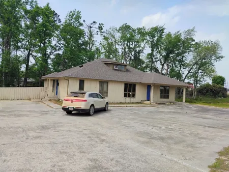 Charming 1-bedroom apartment in wonderful Vidalia with WiFi, AC