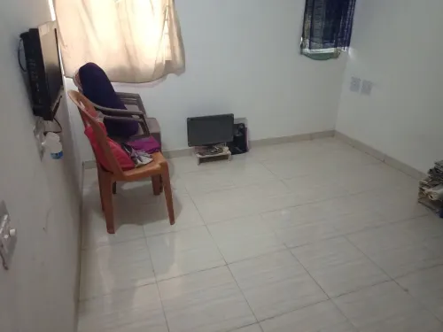 1room & kitchen with small balcony, full of sunlight & wind