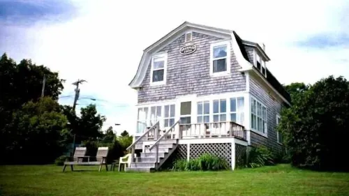 Dreamlea is an oceanfront 3-bedroom house in Belfast, Maine Hotels in Belfast
