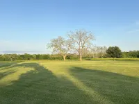Tara Farms Cottage. Peaceful Retreat on 50 Acres. Soaking Tub + Trails