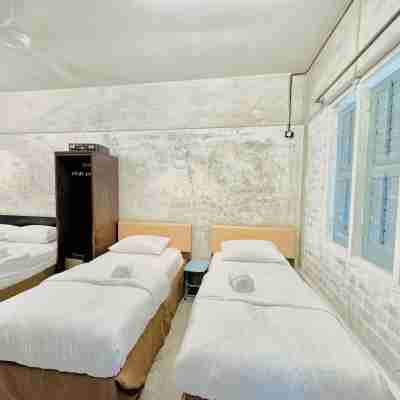 Charming 4-bedroom lodge with AC and WiFi in fabulous Ipoh Fitness & Recreational Facilities