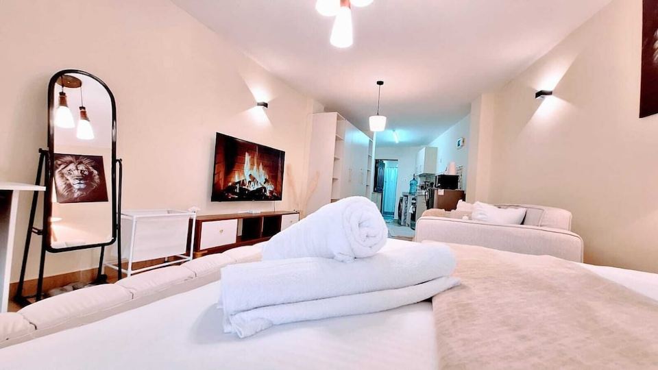 Chic, Stylish and Luxurious studio in beautiful Ruaka