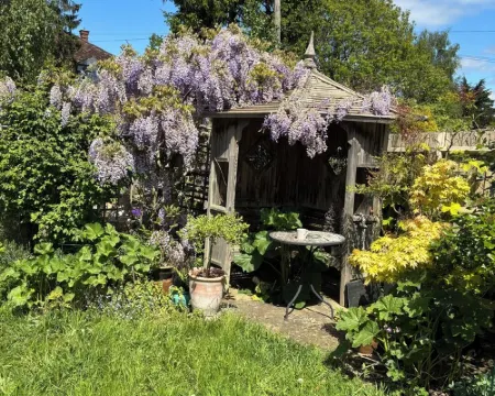 16th century lace makers cottage in the heart of rural England Hotels in Buckingham