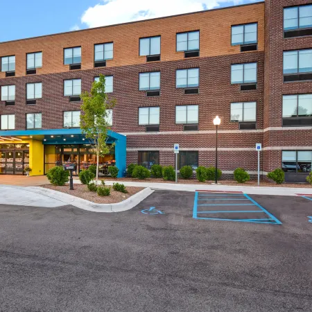 Tru by Hilton Sterling Heights Detroit