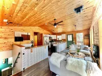 Charming Rural Retreat: Perfect for Work, Play, or Extended Stays