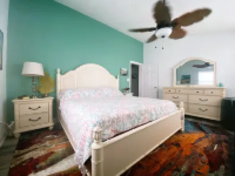 Breathtaking views within a tropical paradise-and just 10 minutes from the beach ノースウェストのホテル