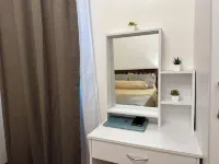 Charming Mel's Place -1bedroom condo near SM Seaside with AC, WiFi & Netflix Hotels in Talisay