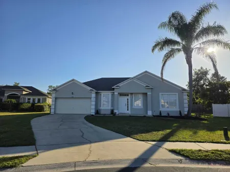 Beautiful 3-bedroom house in lovely Kissimmee, Close to everything.