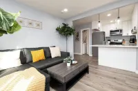 Charming 3BR  with Complimentary Parking Onsite Hotels in East Los Angeles