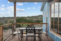 Sage Rock, a beautiful guesthouse in the heart of Fredericksburg wine country.