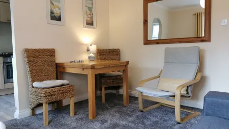 Cornish Apartment Close to Beaches, The Eden Project & Train Station Отели в г. Пар