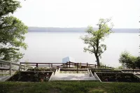 Luxury Home, Lakefront Sunsets, Gorgeous Views with Optional Thanksgiving Dinner