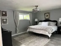 Heart of Fort Myers, close to it all!