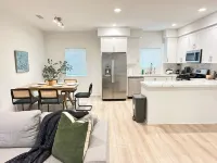 Cozy 2-bedroom apt West University Health Sciences Pomona