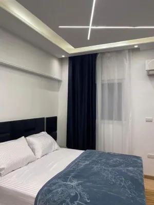 Charming 2-bedroom apartment in delightful Cairo with AC, WiFi Hotels in Al Waili