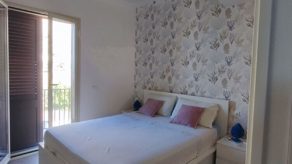Finely renovated house, a few steps from the sea