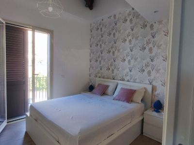 Finely renovated house, a few steps from the sea