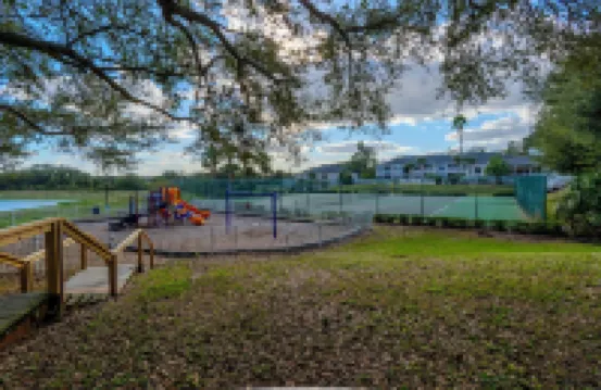 3/2 Home /Heated Pool/Lake View/Near Theme Parks/Golf Course/Pet Friendly!