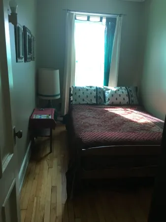 Furnished Two-Bedroom Uptown Saint John Отели рядом с достопримечательностью «Reed's Point Lighthouse»