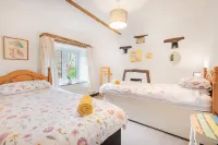 lake district - hot tub, pet friendly, enclosed garden Hotel a Strickland Ketel