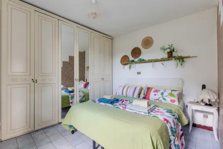 Cute apartment whit balcony.