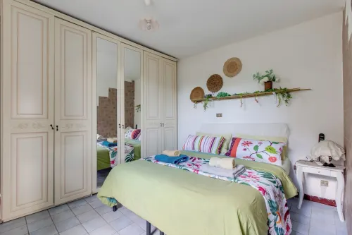 Cute apartment whit balcony.