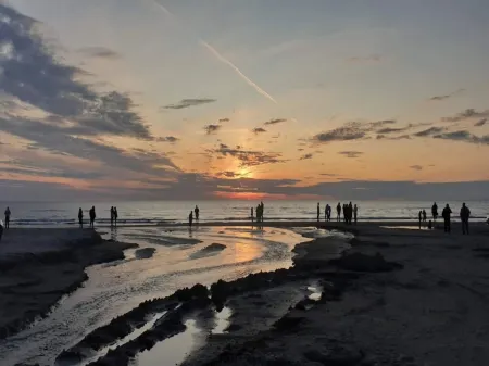 8 Person Holiday Home in Blokhus Отели рядом с достопримечательностью «Blokhus Strand»