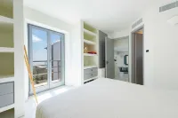 Seaside house with private pool, 100 metres from the beach